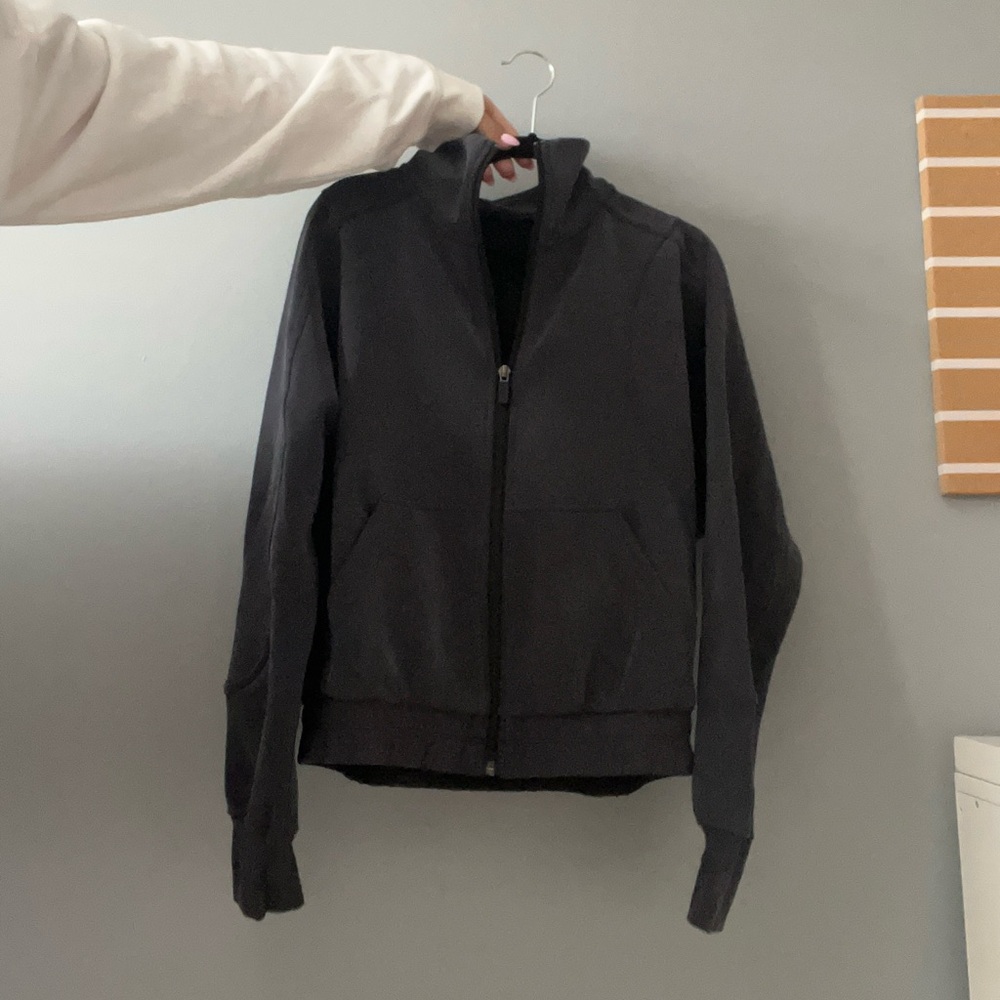Black softsreme zip up